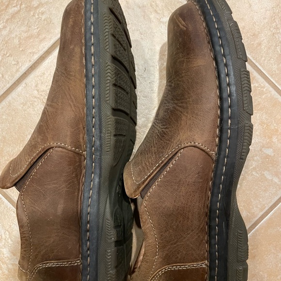 Gently used Bass men’s slip on shoe size 9 1/2 wide. - Picture 5 of 6